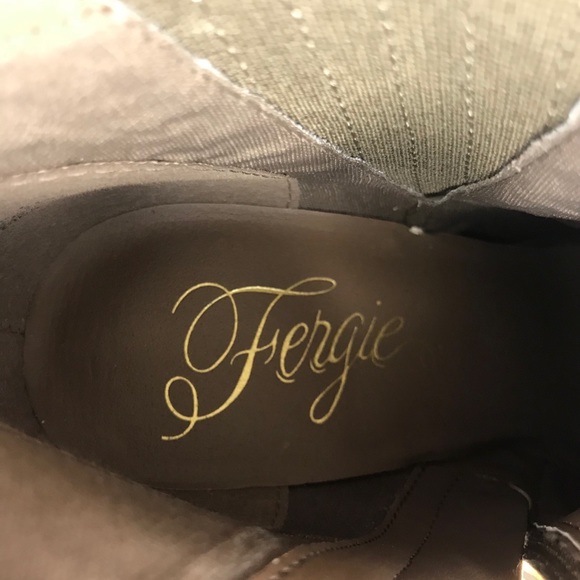 Fergie Dina Stud Suede Ankle Boot 7.5 - Picture 4 of 7